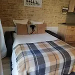 Le Petit Faubourg Hotel