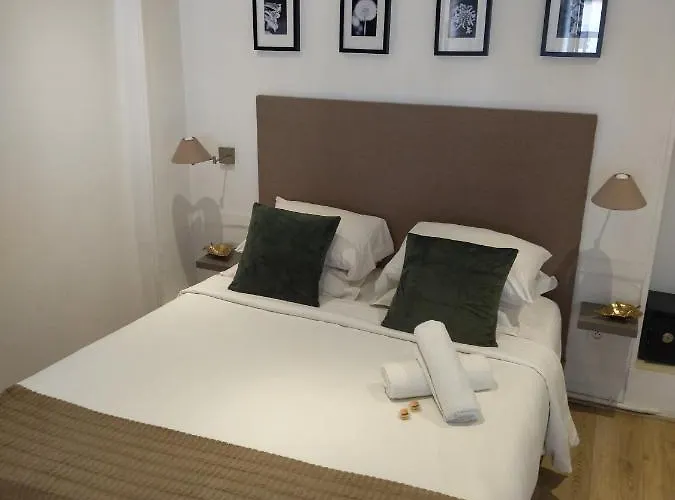 Otel Le Petit Faubourg Beaune (Cote d'Or)