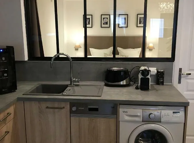 Le Petit Faubourg * Μπον