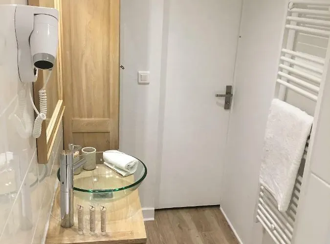 Le Petit Faubourg * Бон