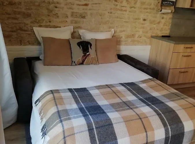 Le Petit Faubourg Otel